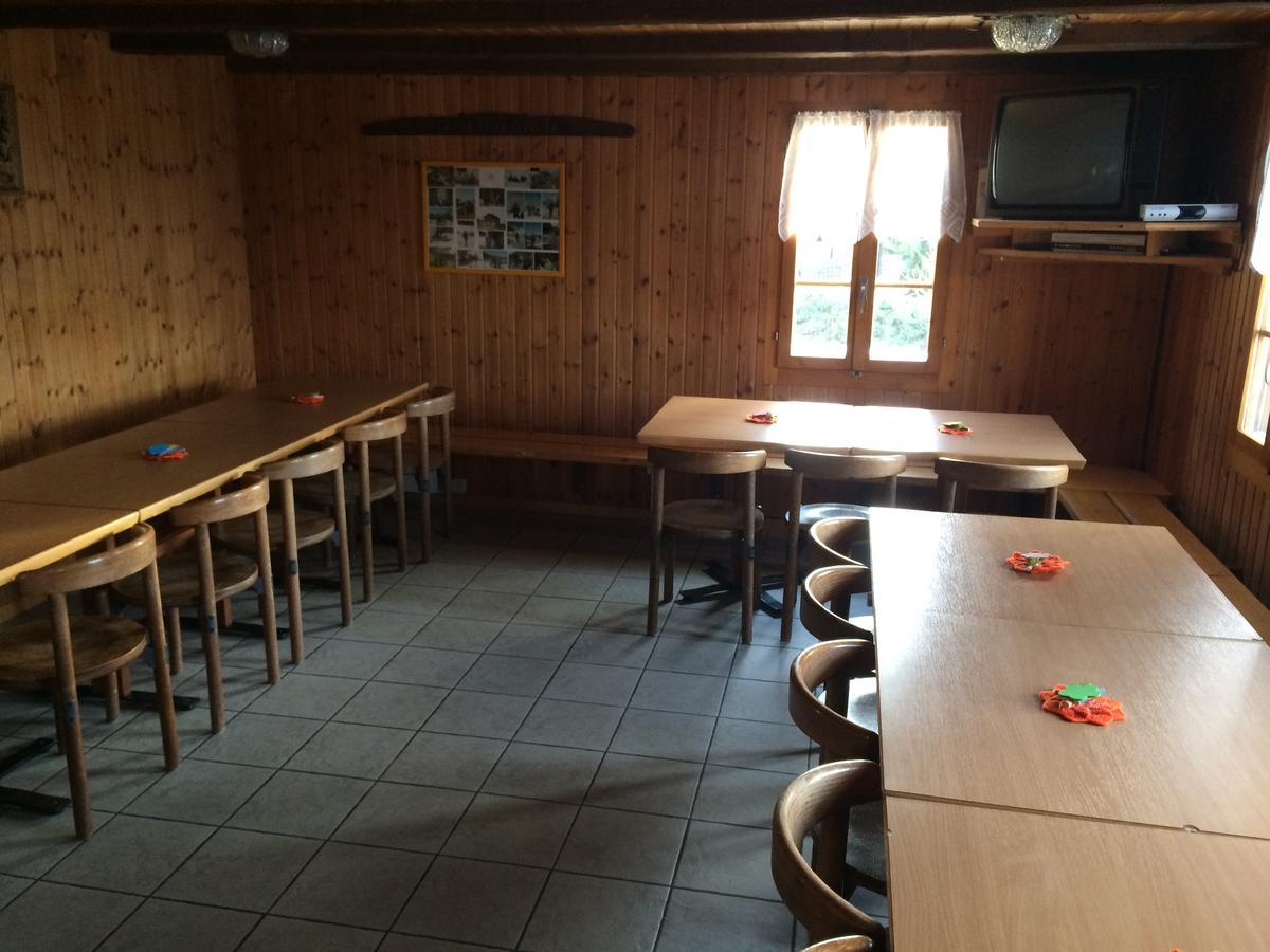 Gruppenhaus Im Walliser Alpstyle Rosswald Bagian luar foto