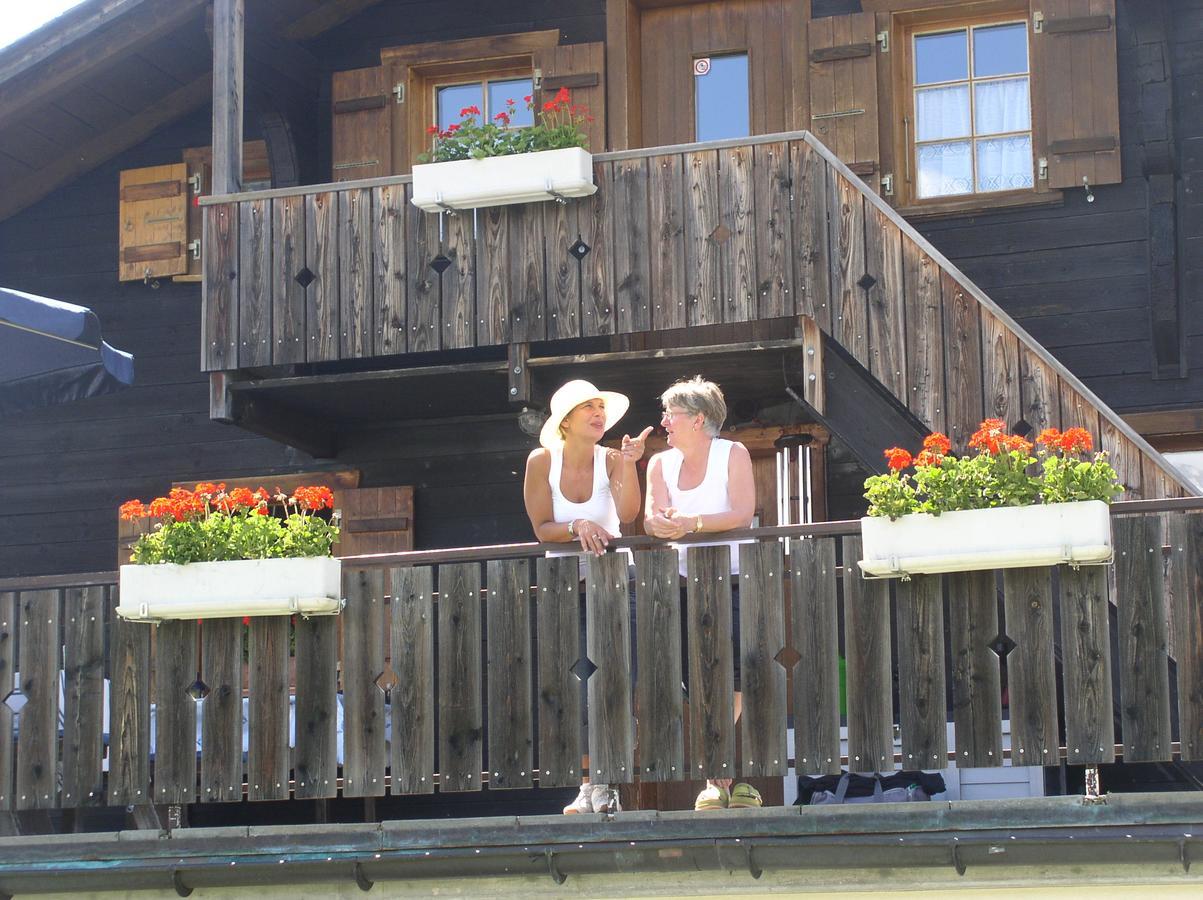 Gruppenhaus Im Walliser Alpstyle Rosswald Bagian luar foto