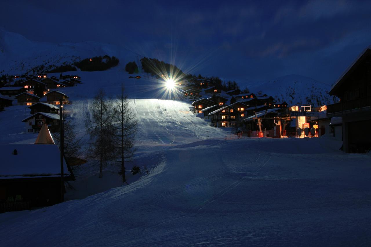 Gruppenhaus Im Walliser Alpstyle Rosswald Bagian luar foto