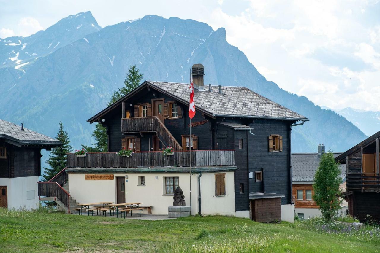 Gruppenhaus Im Walliser Alpstyle Rosswald Bagian luar foto